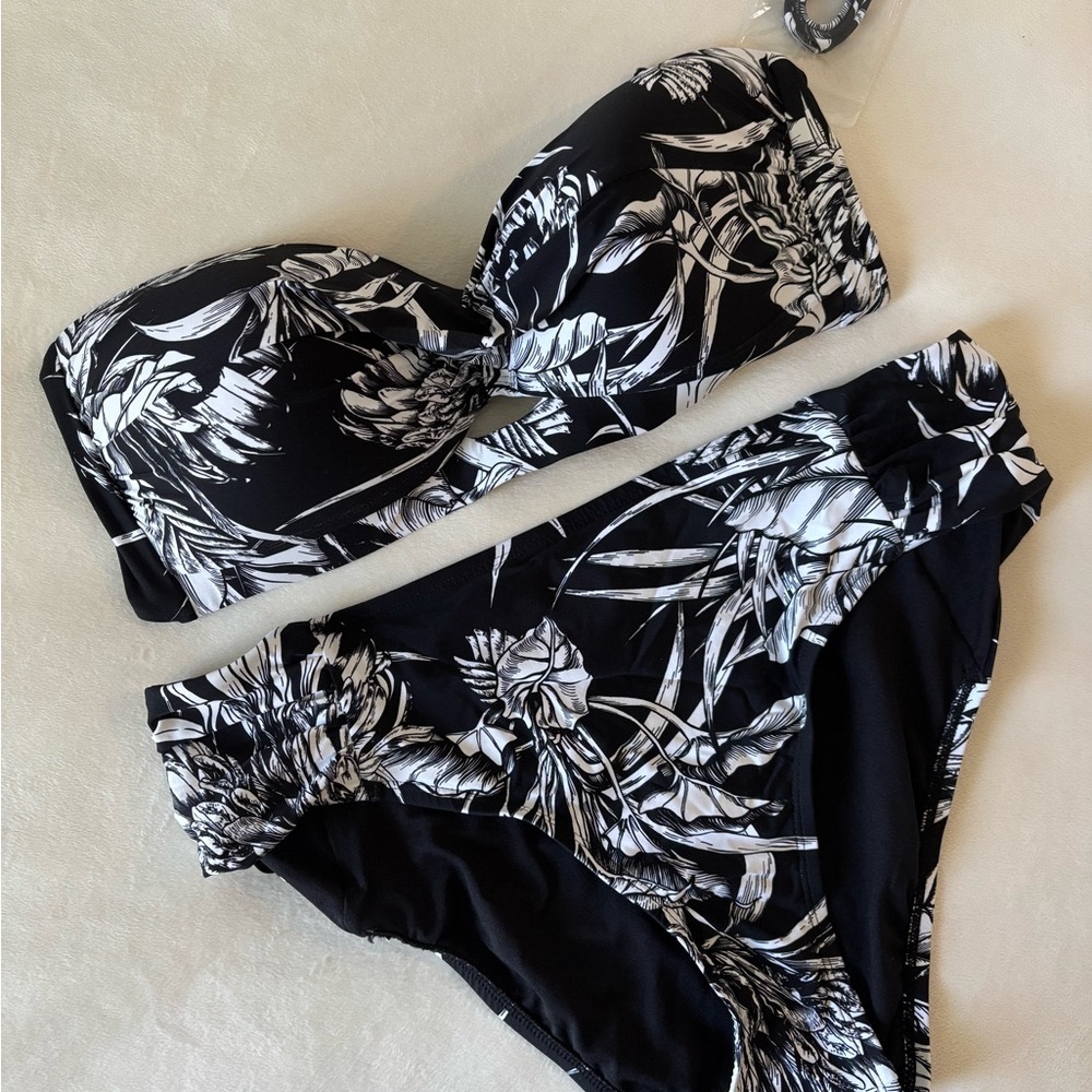Alex Marie XL Black and White Swim Set Tropical Floral Print
